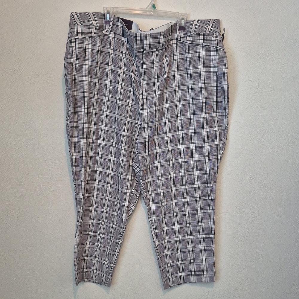 Ava & Viv Gray Plaid Ankle Pants - Picture 3 of 8
